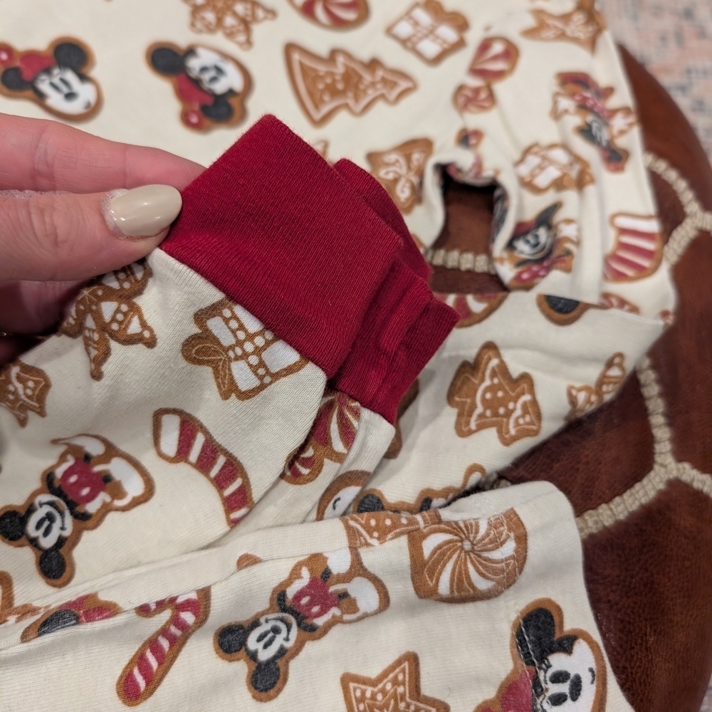 Joe Fresh Kids Pajamas - Mickey Christmas - Picture 2 of 4